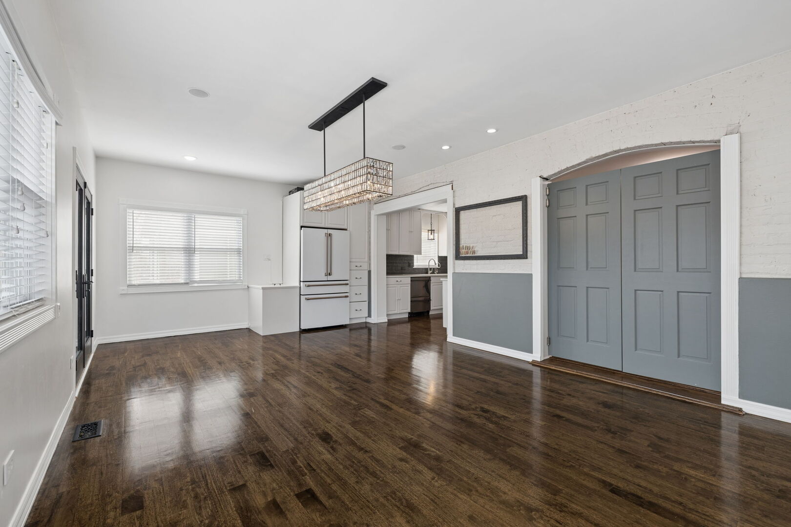 10547 South Troy Street Chicago IL 60655