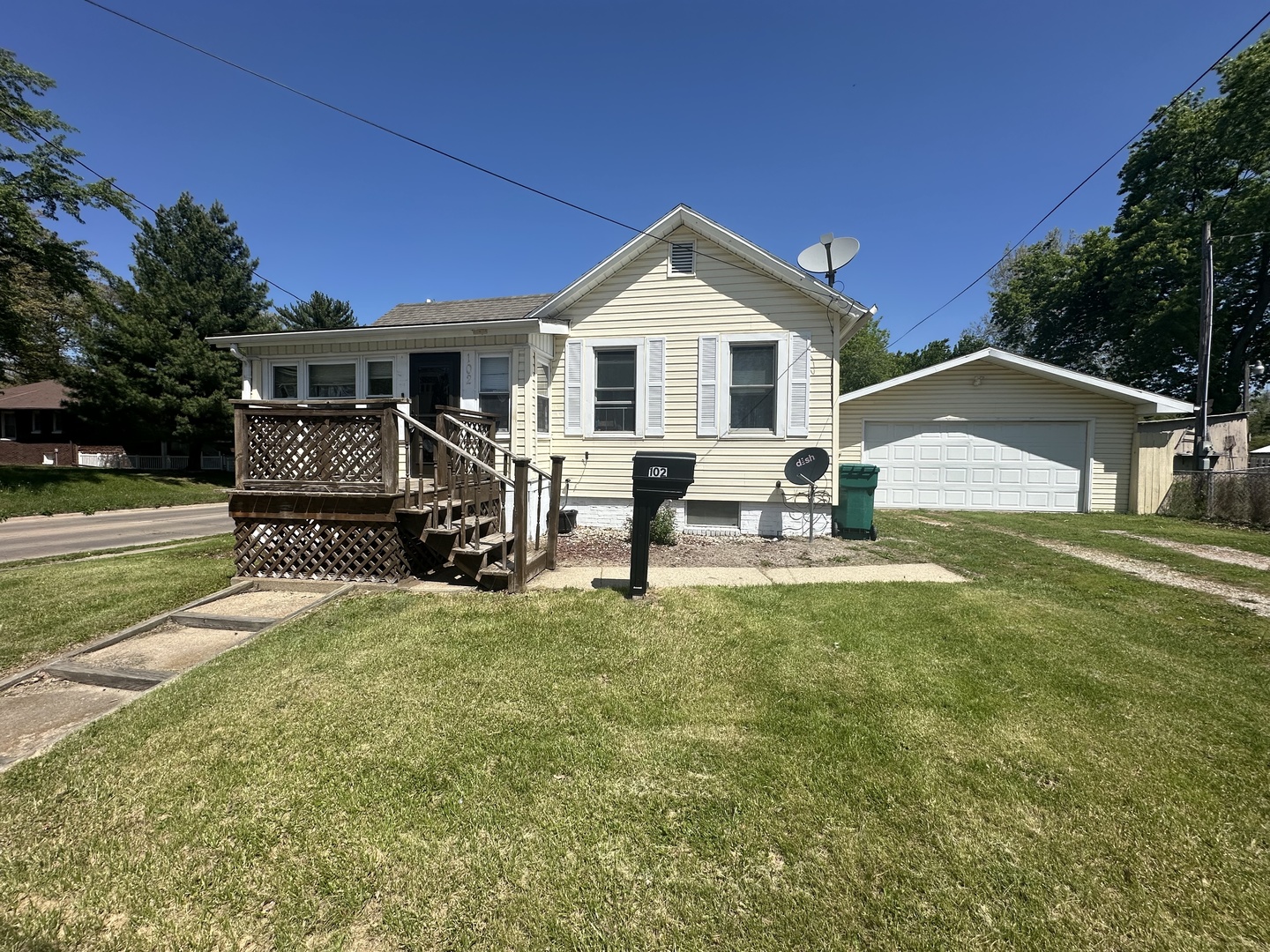 102 East Grove Street Streator IL 61364