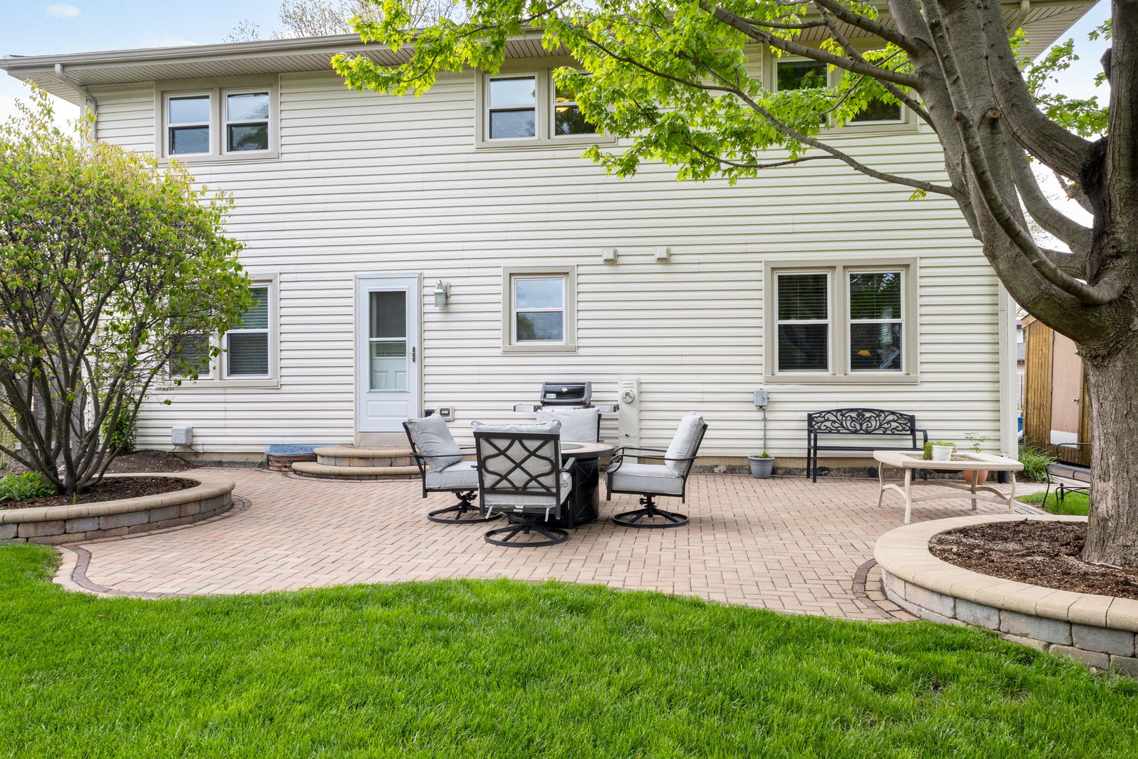 900 Dearborn Circle Carol Stream IL 60188