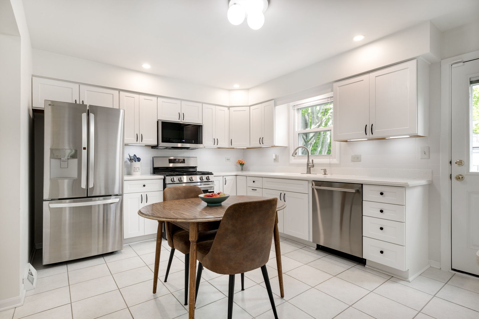 900 Dearborn Circle Carol Stream IL 60188