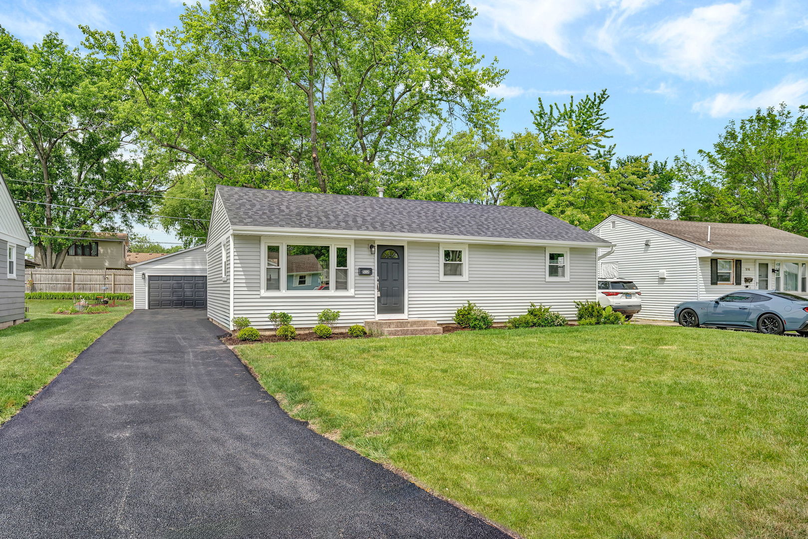 512 North Westlawn Avenue Aurora IL 60506