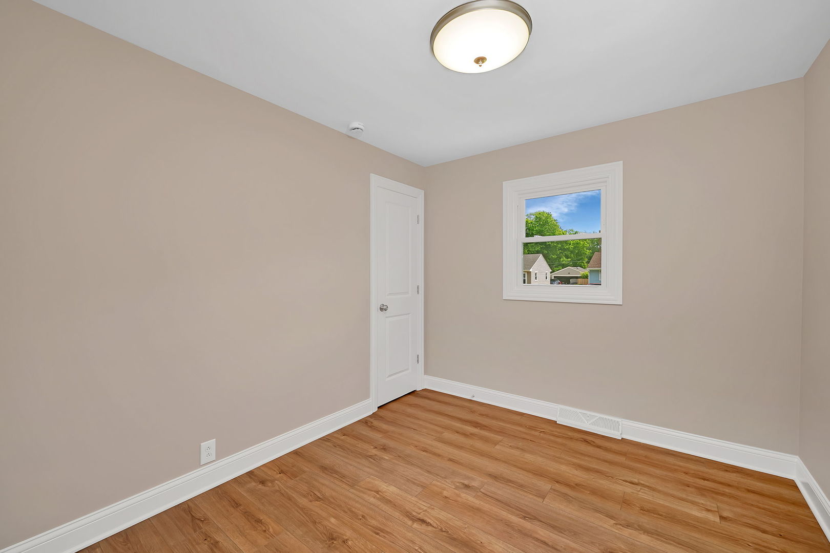 512 North Westlawn Avenue Aurora IL 60506