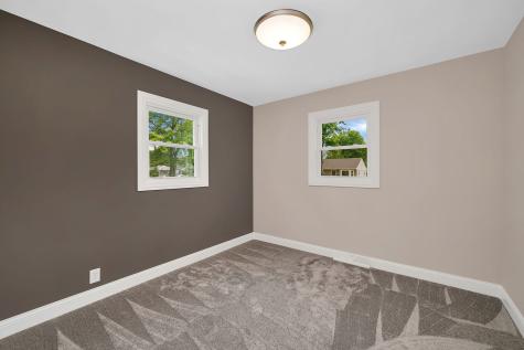 512 North Westlawn Avenue Aurora IL 60506