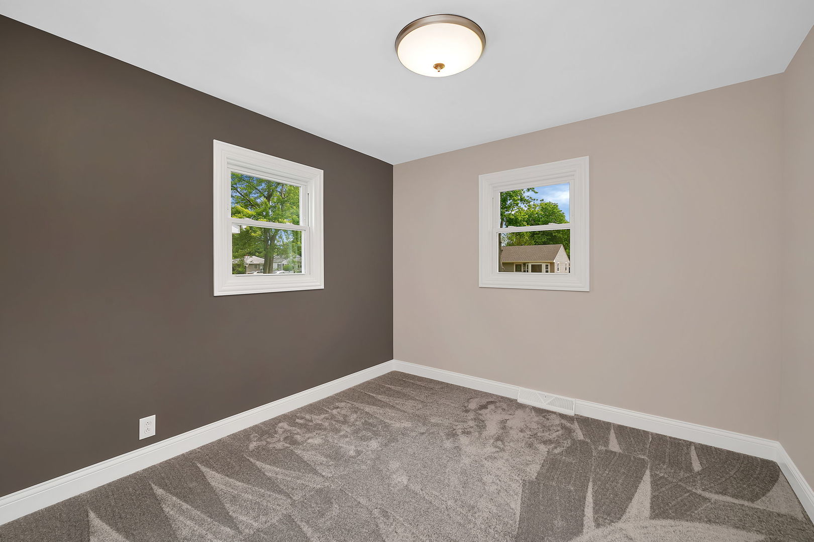512 North Westlawn Avenue Aurora IL 60506