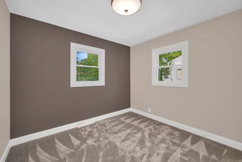 512 North Westlawn Avenue Aurora IL 60506