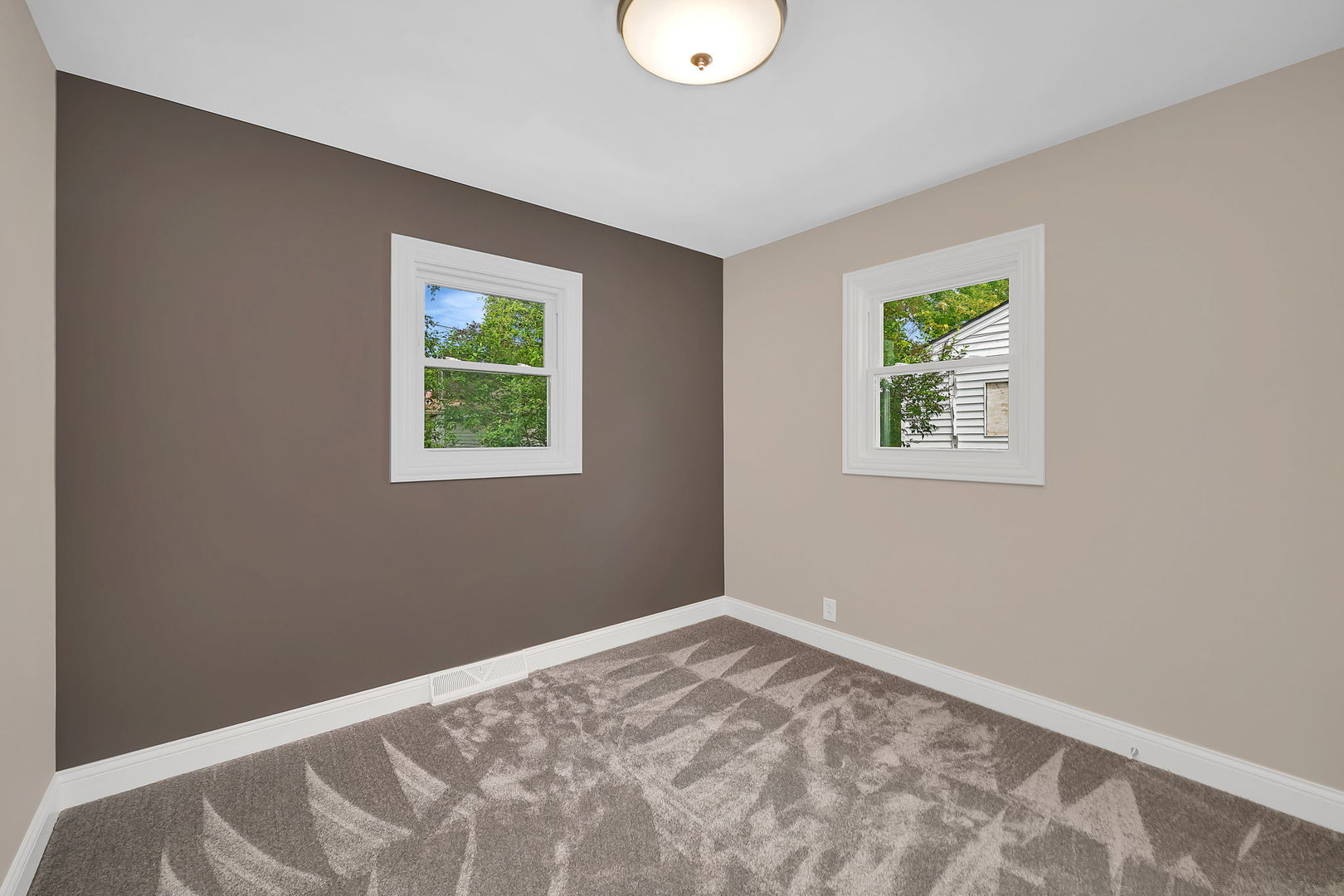 512 North Westlawn Avenue Aurora IL 60506