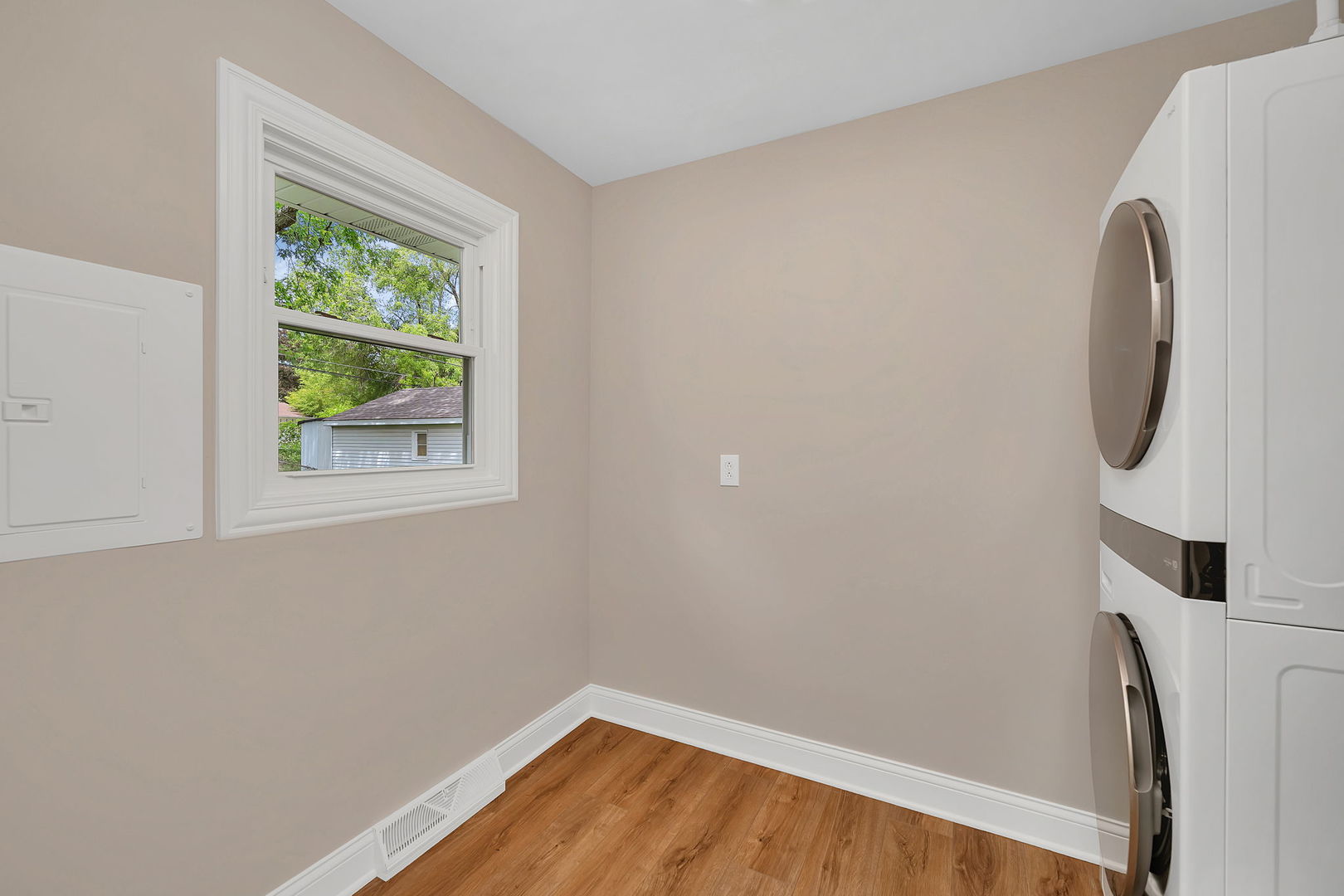 512 North Westlawn Avenue Aurora IL 60506