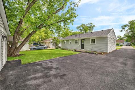 512 North Westlawn Avenue Aurora IL 60506