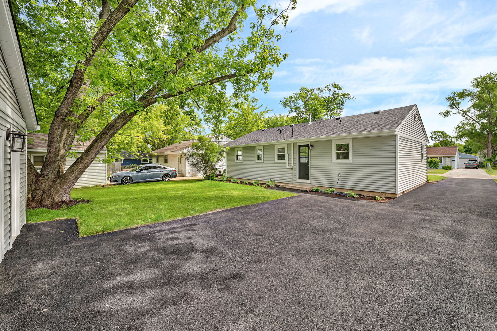 512 North Westlawn Avenue Aurora IL 60506