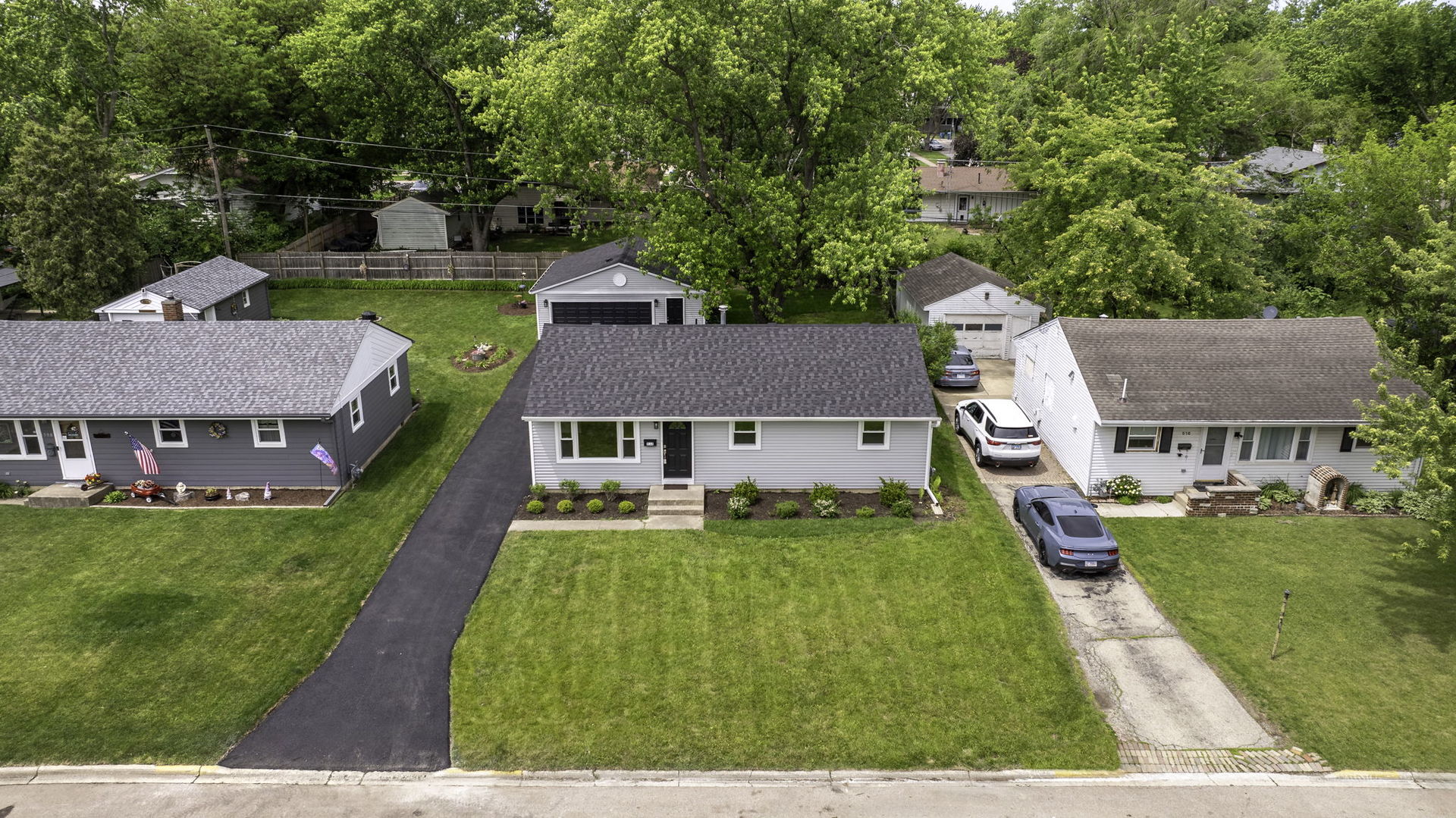 512 North Westlawn Avenue Aurora IL 60506