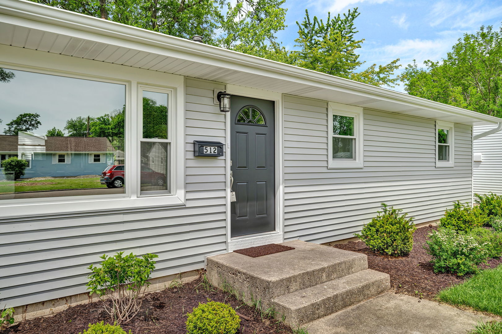 512 North Westlawn Avenue Aurora IL 60506
