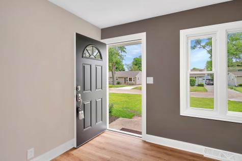 512 North Westlawn Avenue Aurora IL 60506