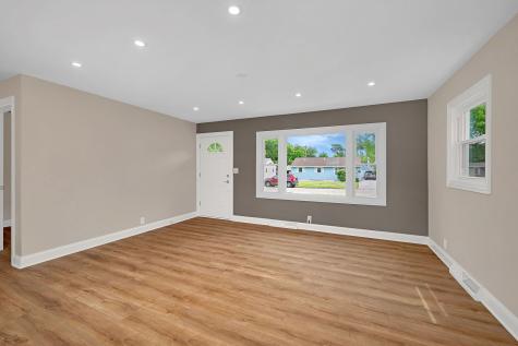 512 North Westlawn Avenue Aurora IL 60506