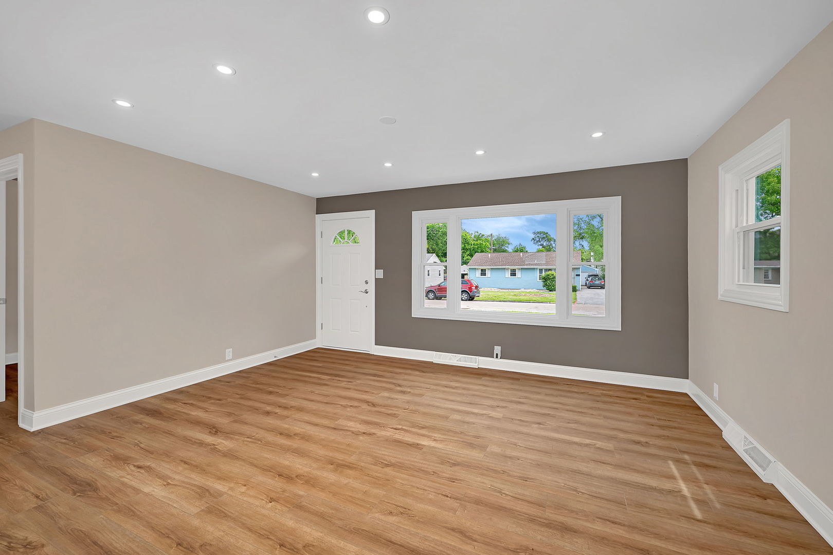512 North Westlawn Avenue Aurora IL 60506