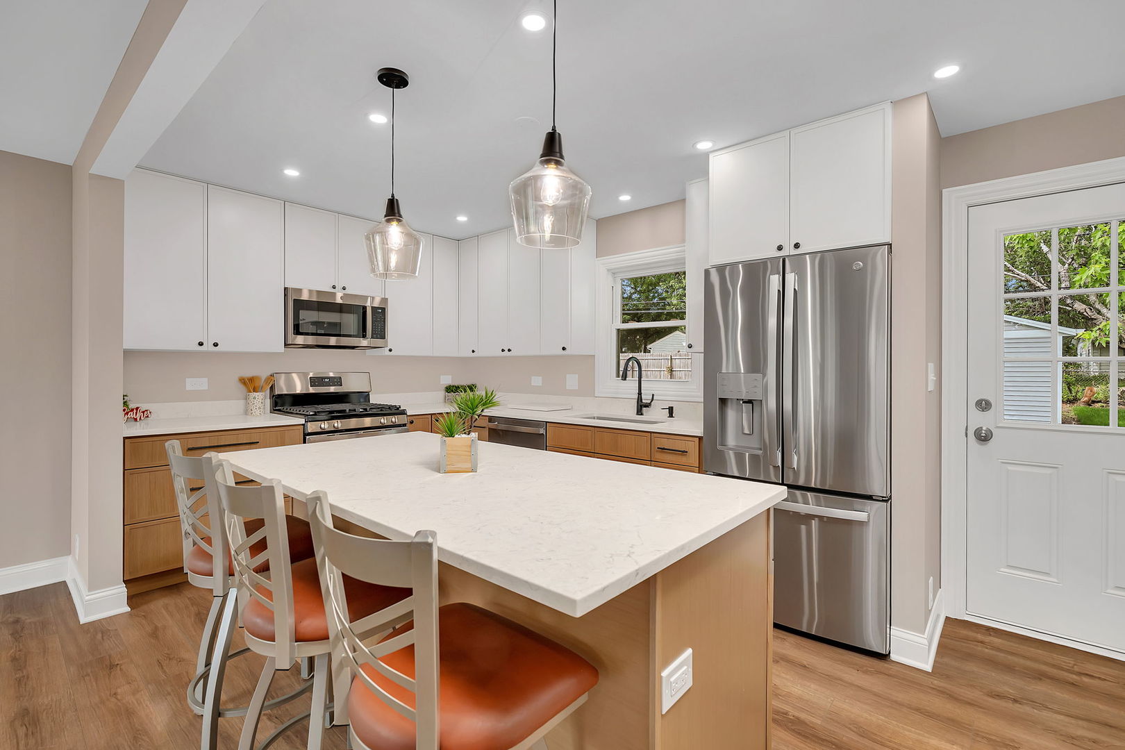 512 North Westlawn Avenue Aurora IL 60506