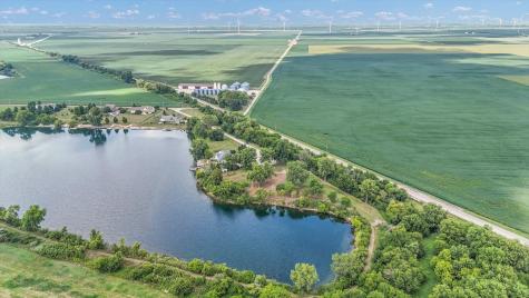 50 Moss Lake Drive Farmer City IL 61842