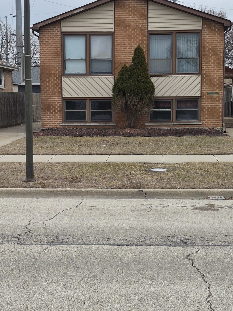 12749 South Escanaba Avenue Chicago IL 60633