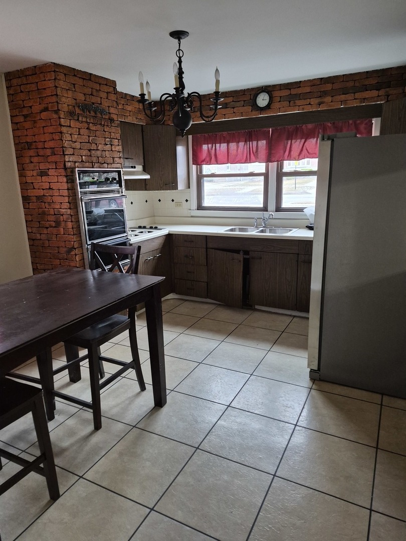 12749 South Escanaba Avenue Chicago IL 60633