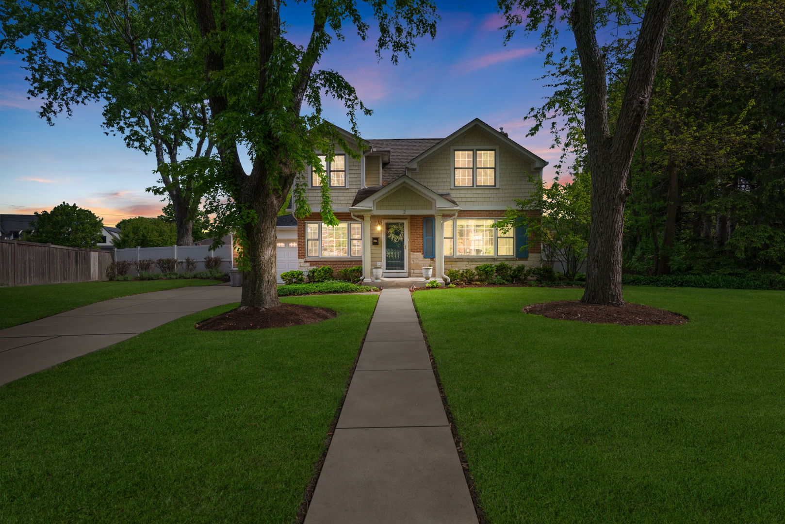2 Algonquin Road Clarendon Hills IL 60514