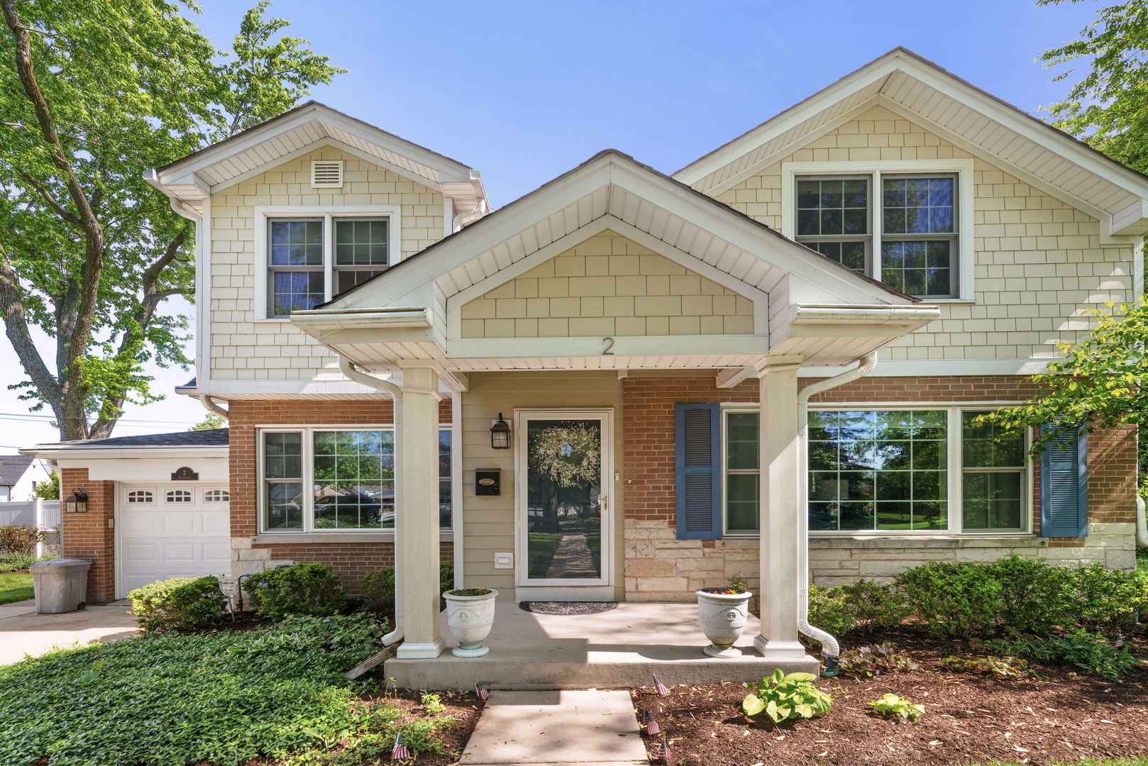 2 Algonquin Road Clarendon Hills IL 60514
