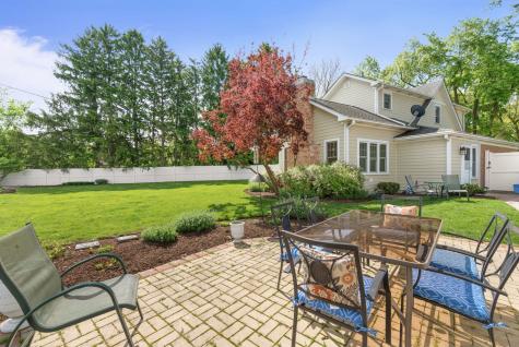 2 Algonquin Road Clarendon Hills IL 60514