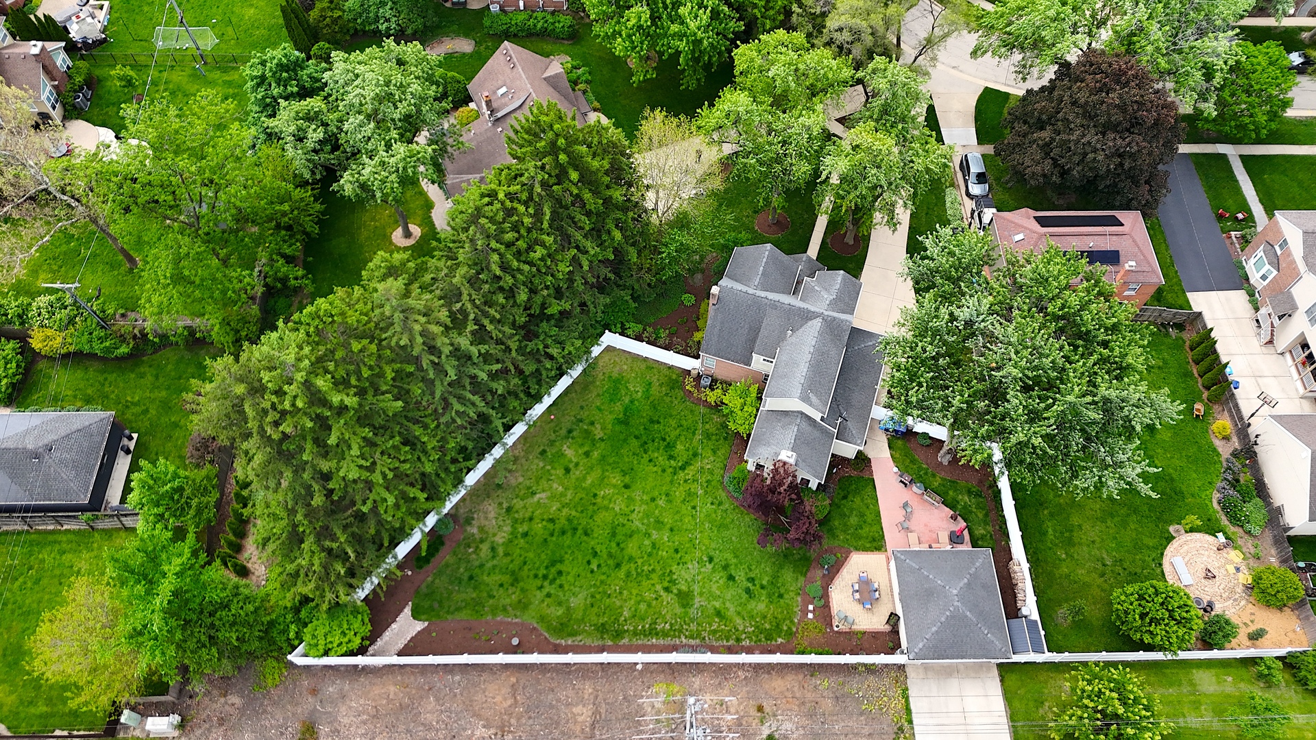 2 Algonquin Road Clarendon Hills IL 60514