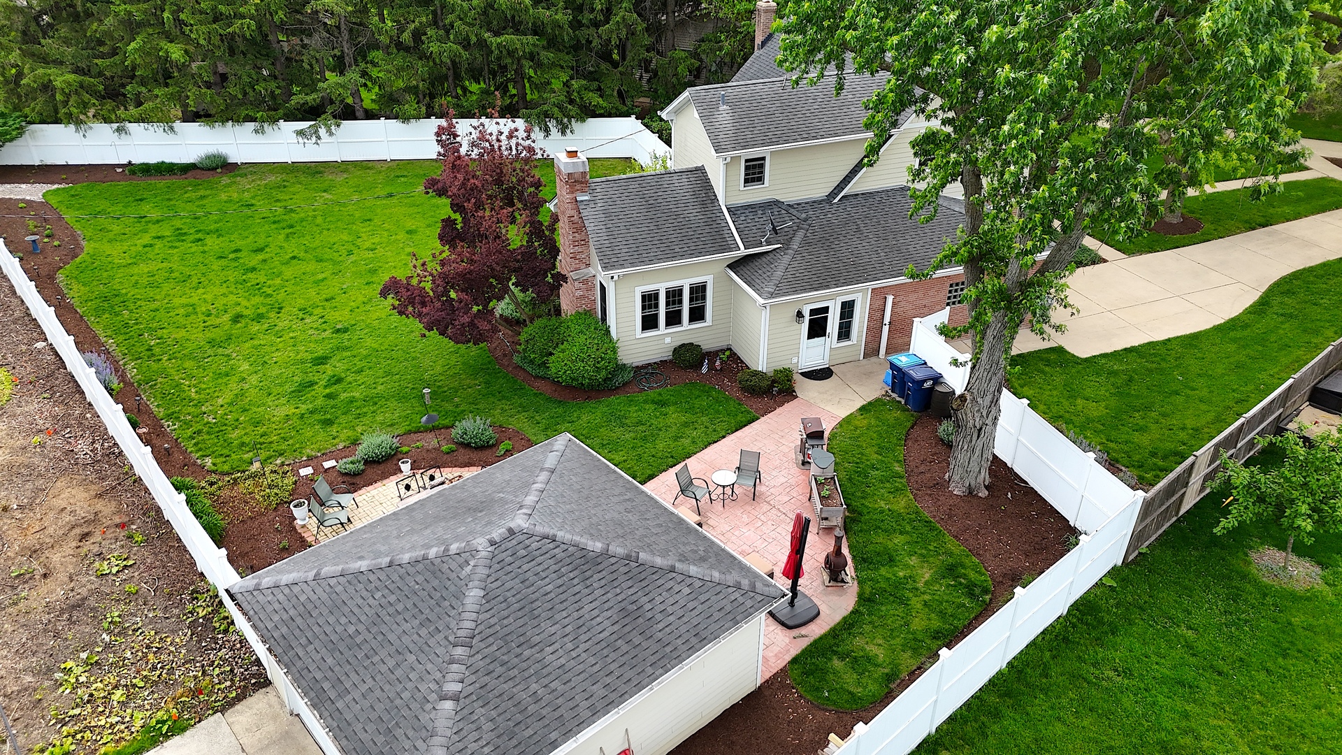 2 Algonquin Road Clarendon Hills IL 60514