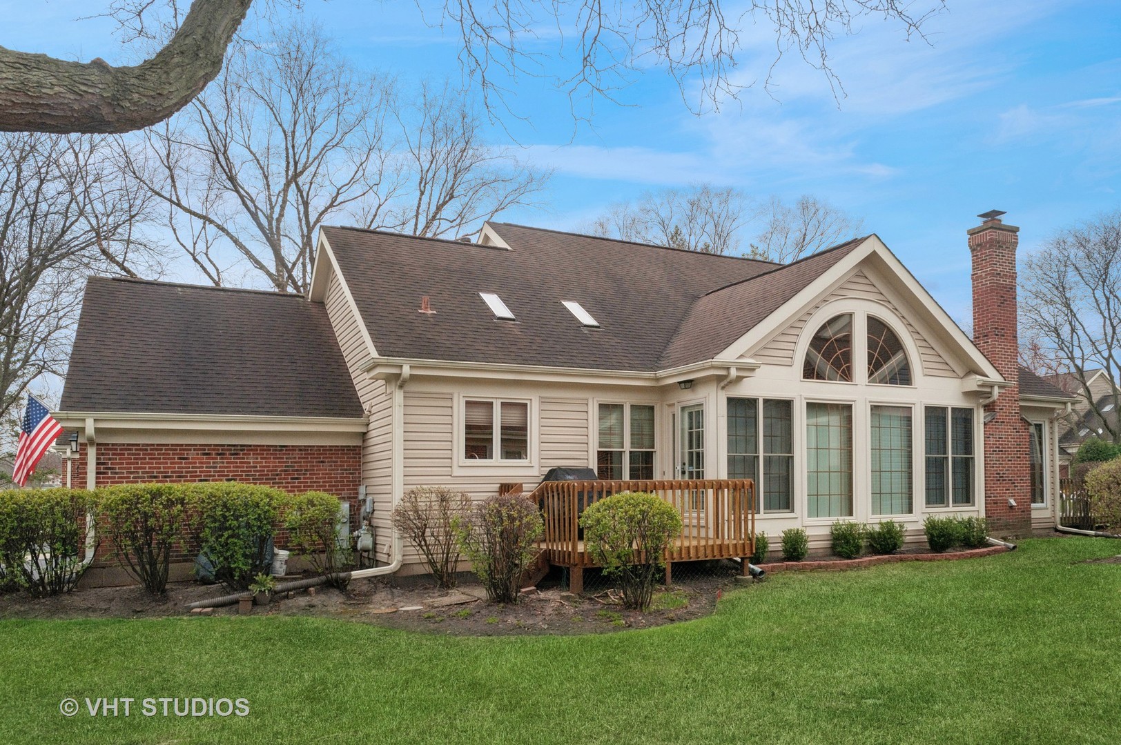 2118 North Lake Shore Circle Arlington Heights IL 60004