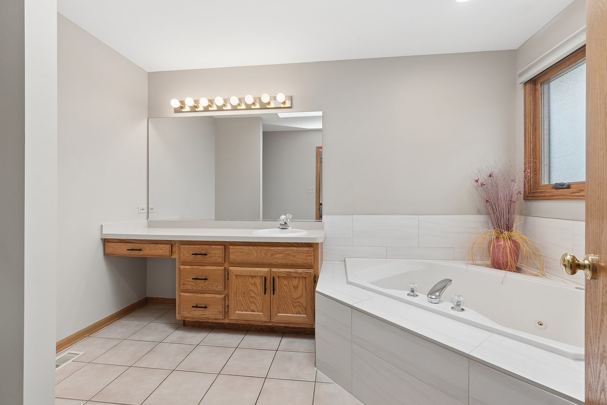 611 Vanderbilt Drive New Lenox IL 60451
