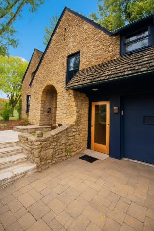 218 North Brinton Avenue Dixon IL 61021