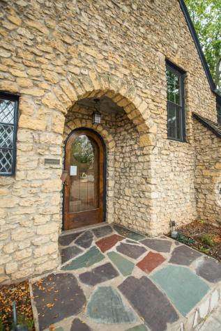 218 North Brinton Avenue Dixon IL 61021