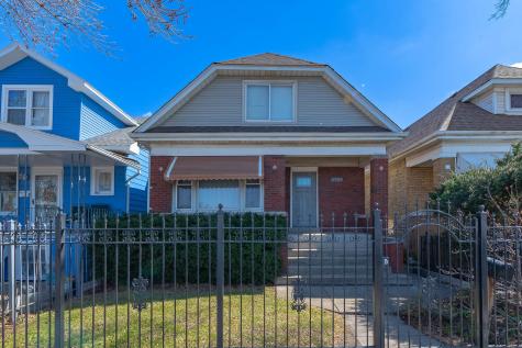 3743 North Kimball Avenue Chicago IL 60618