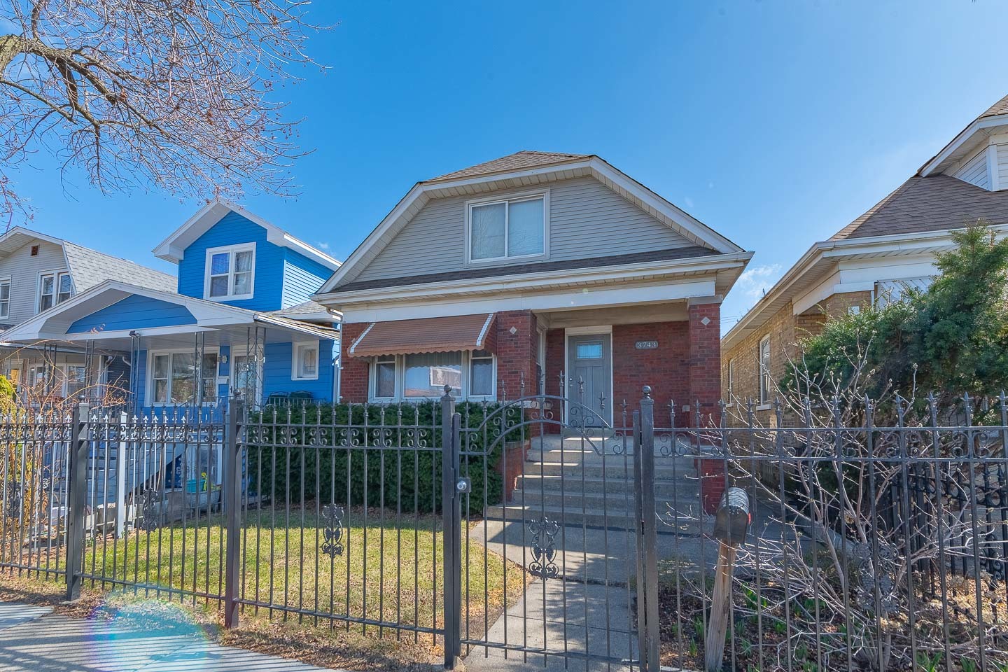 3743 North Kimball Avenue Chicago IL 60618