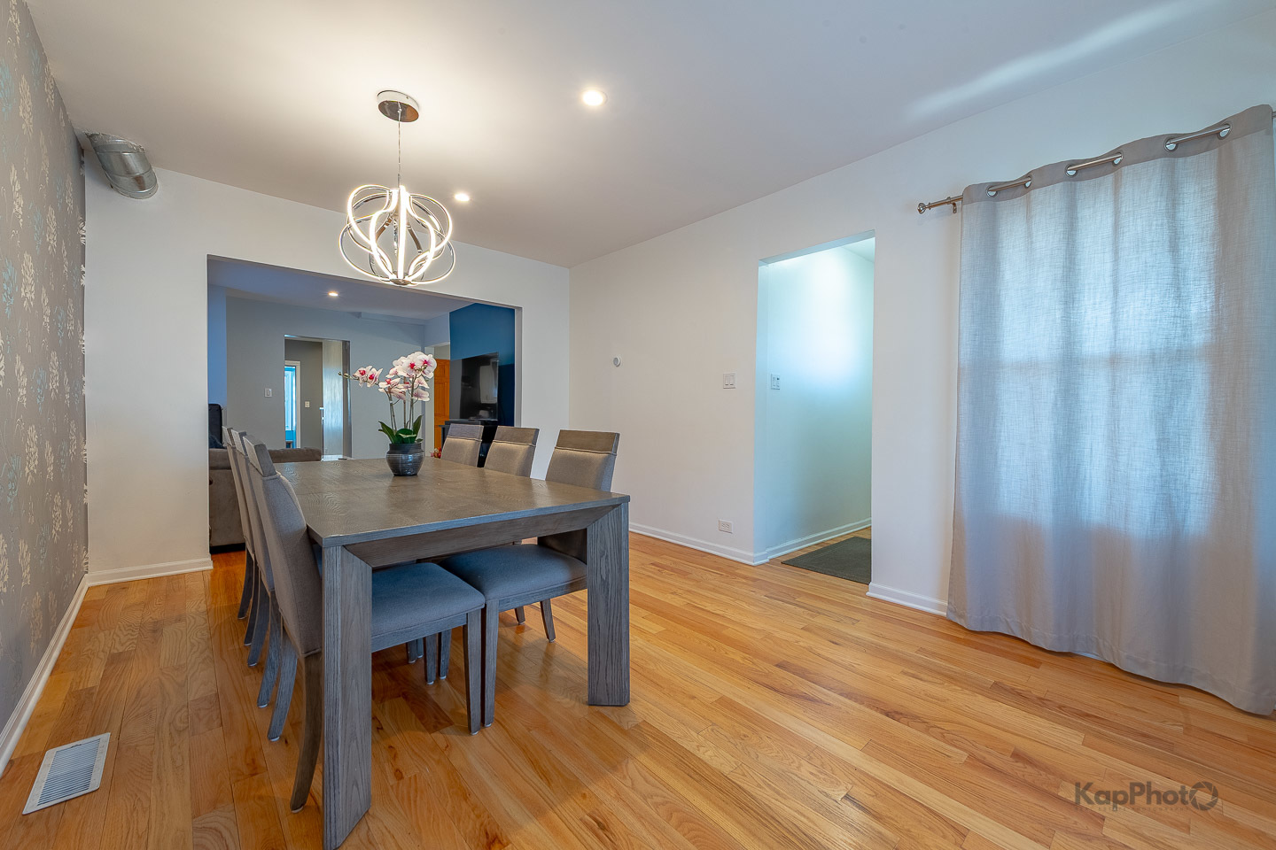 3743 North Kimball Avenue Chicago IL 60618