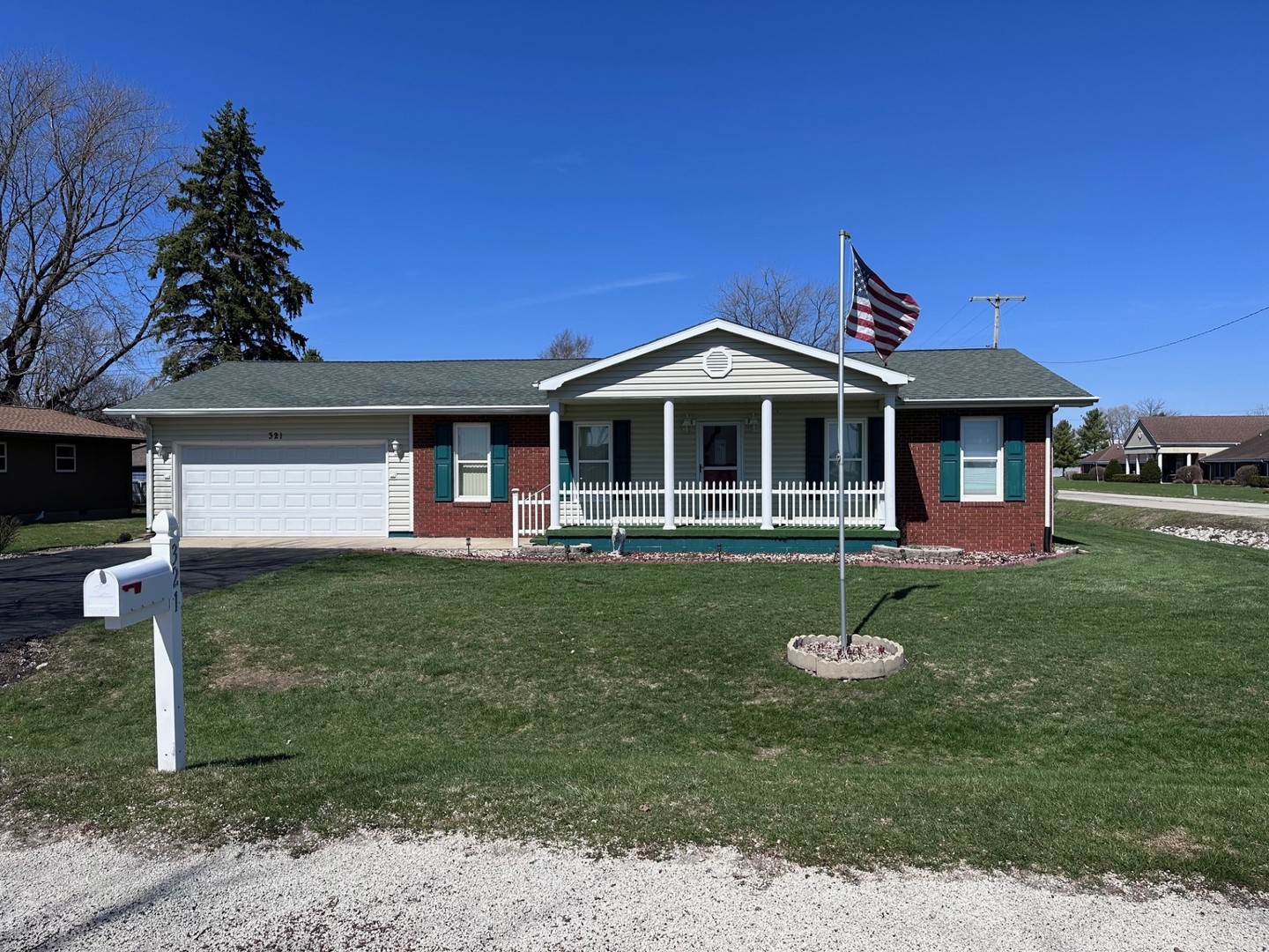 321 East Elm Street Piper City IL 60959