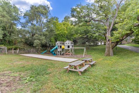 7830 North Pillow Hill Road Spring Grove IL 60081