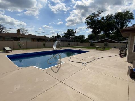 378 Oakwood Drive Crete IL 60417