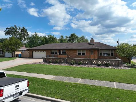 378 Oakwood Drive Crete IL 60417