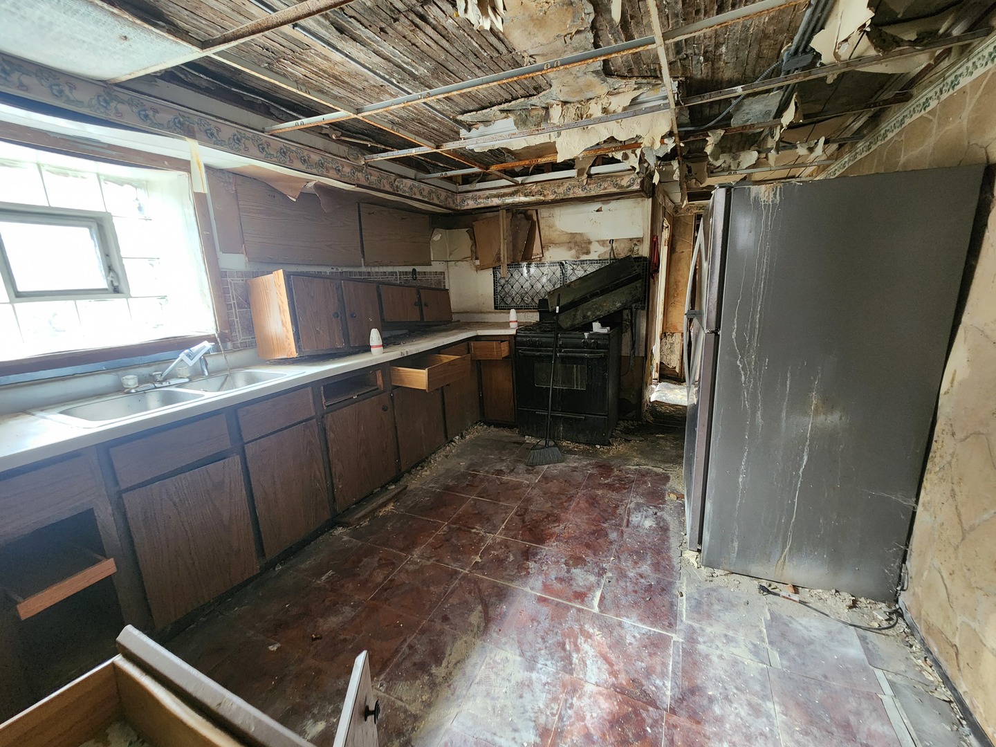 8349 South Essex Avenue Chicago IL 60617
