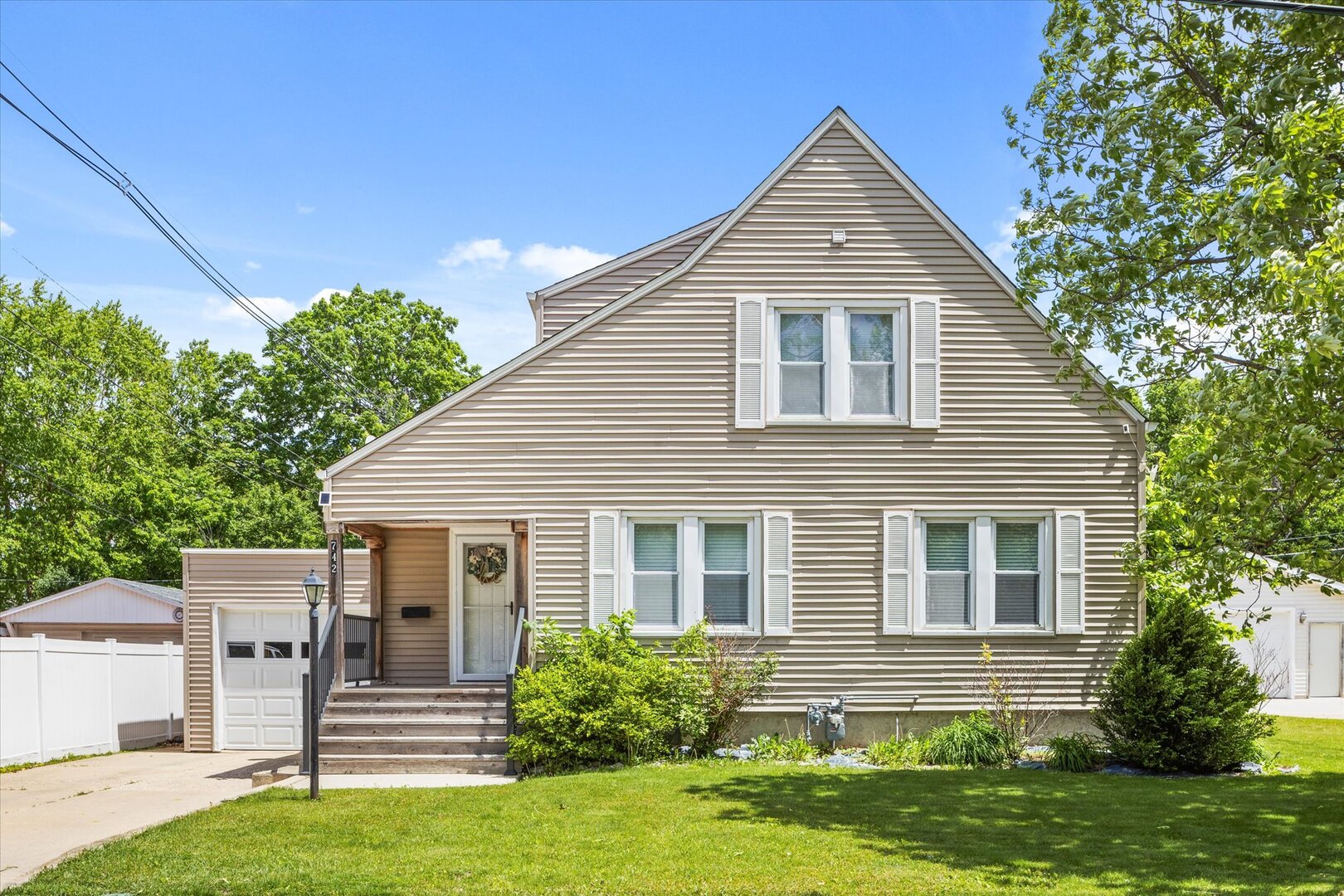 742 Chambers Street Ottawa IL 61350
