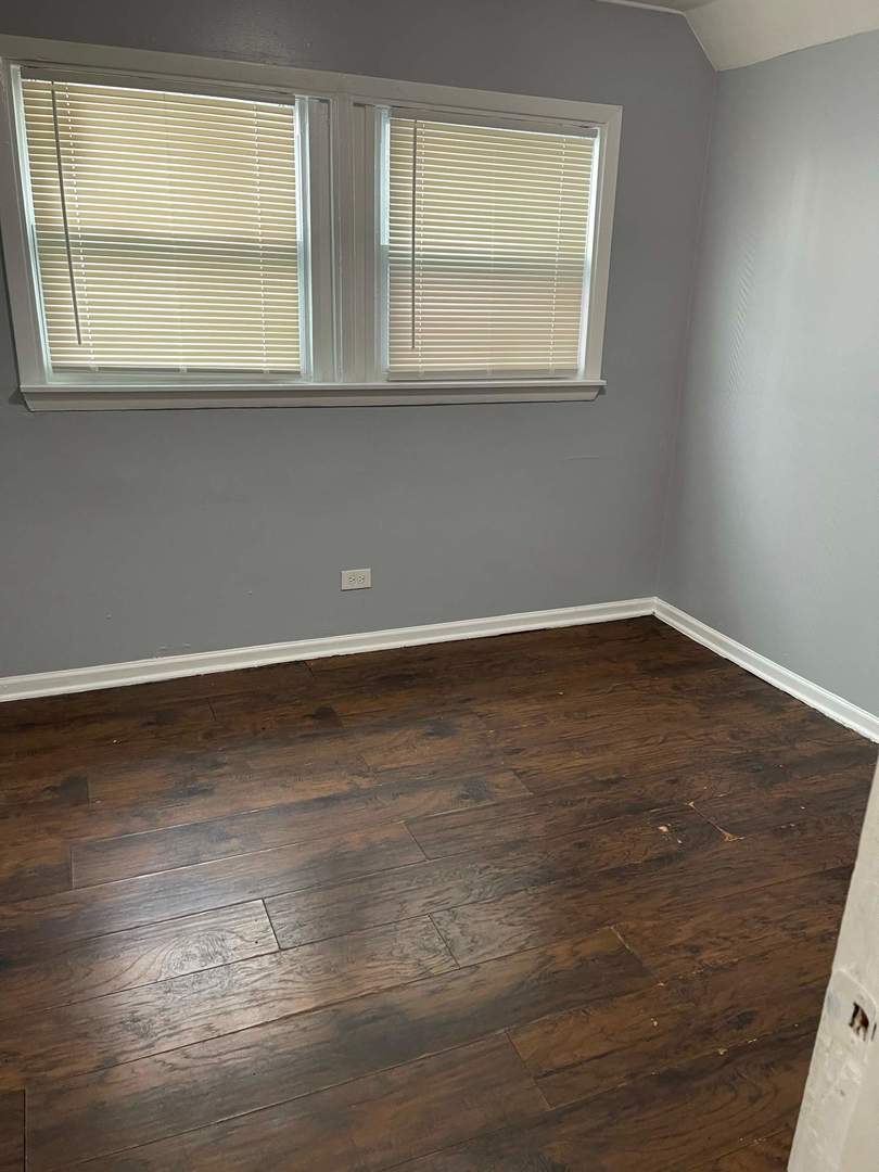 8112 South Escanaba Avenue Chicago IL 60617