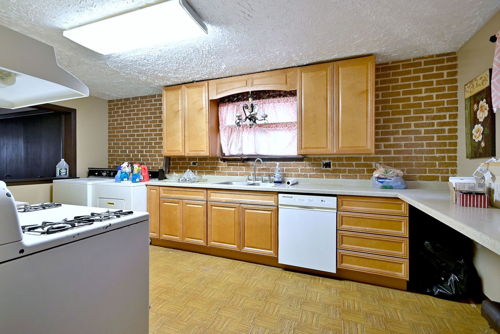 586 West Armitage Avenue Elmhurst IL 60126