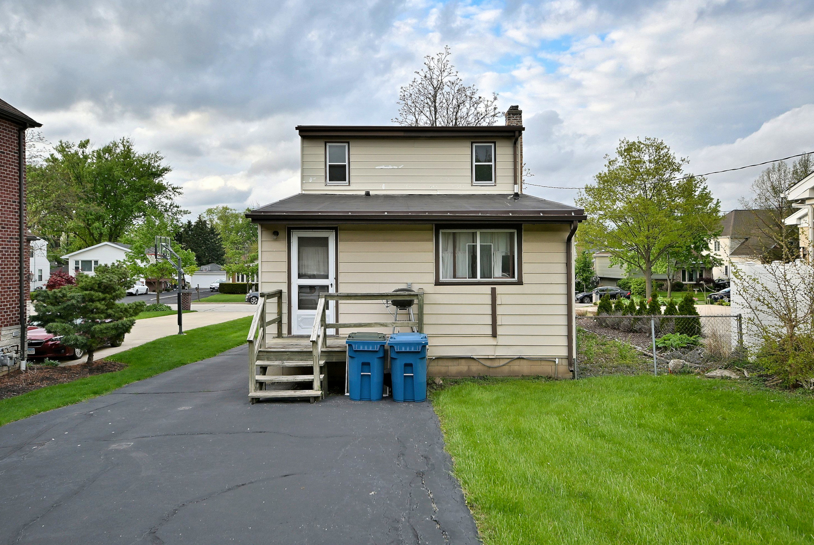 586 West Armitage Avenue Elmhurst IL 60126
