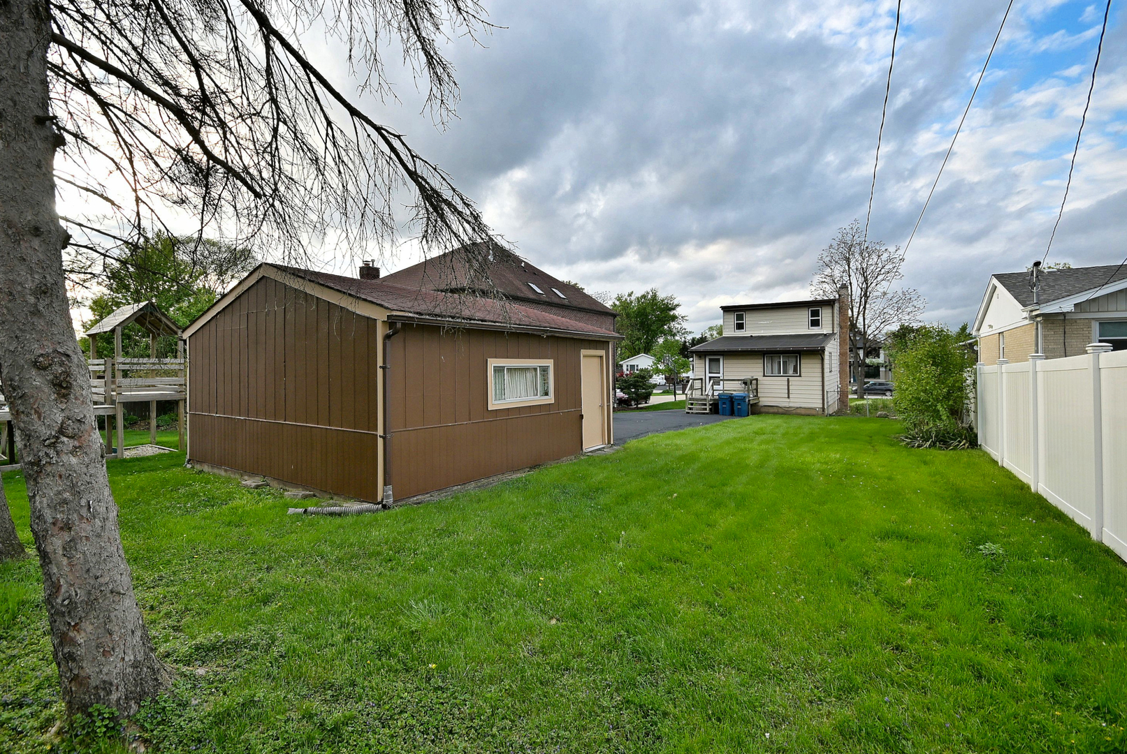 586 West Armitage Avenue Elmhurst IL 60126