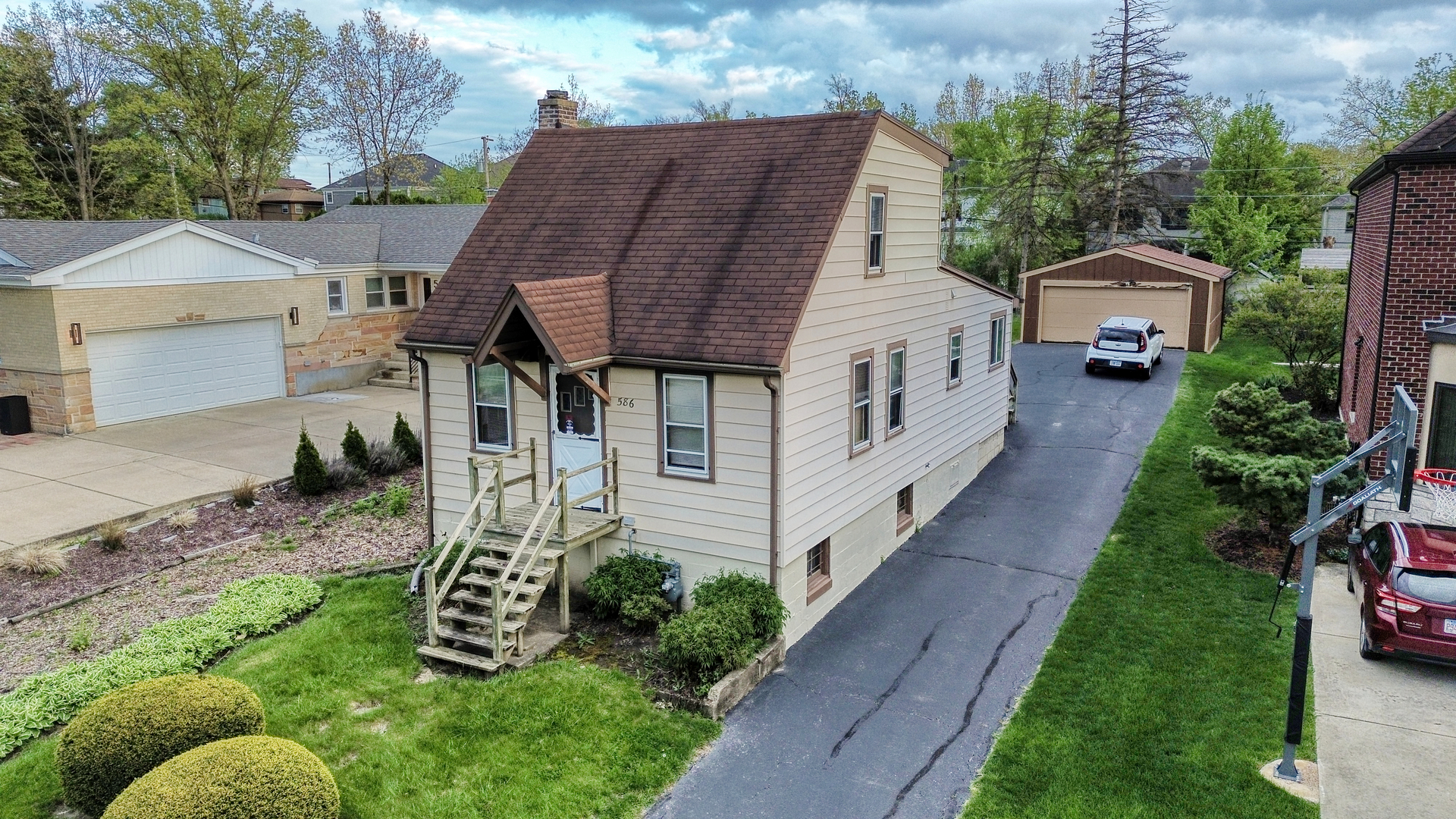 586 West Armitage Avenue Elmhurst IL 60126