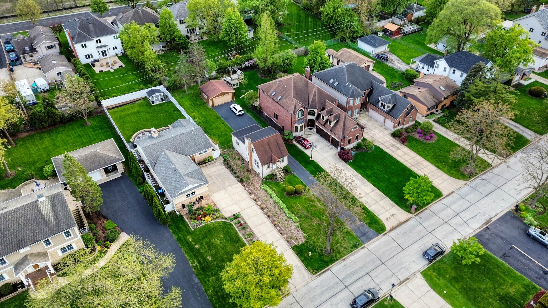 586 West Armitage Avenue Elmhurst IL 60126