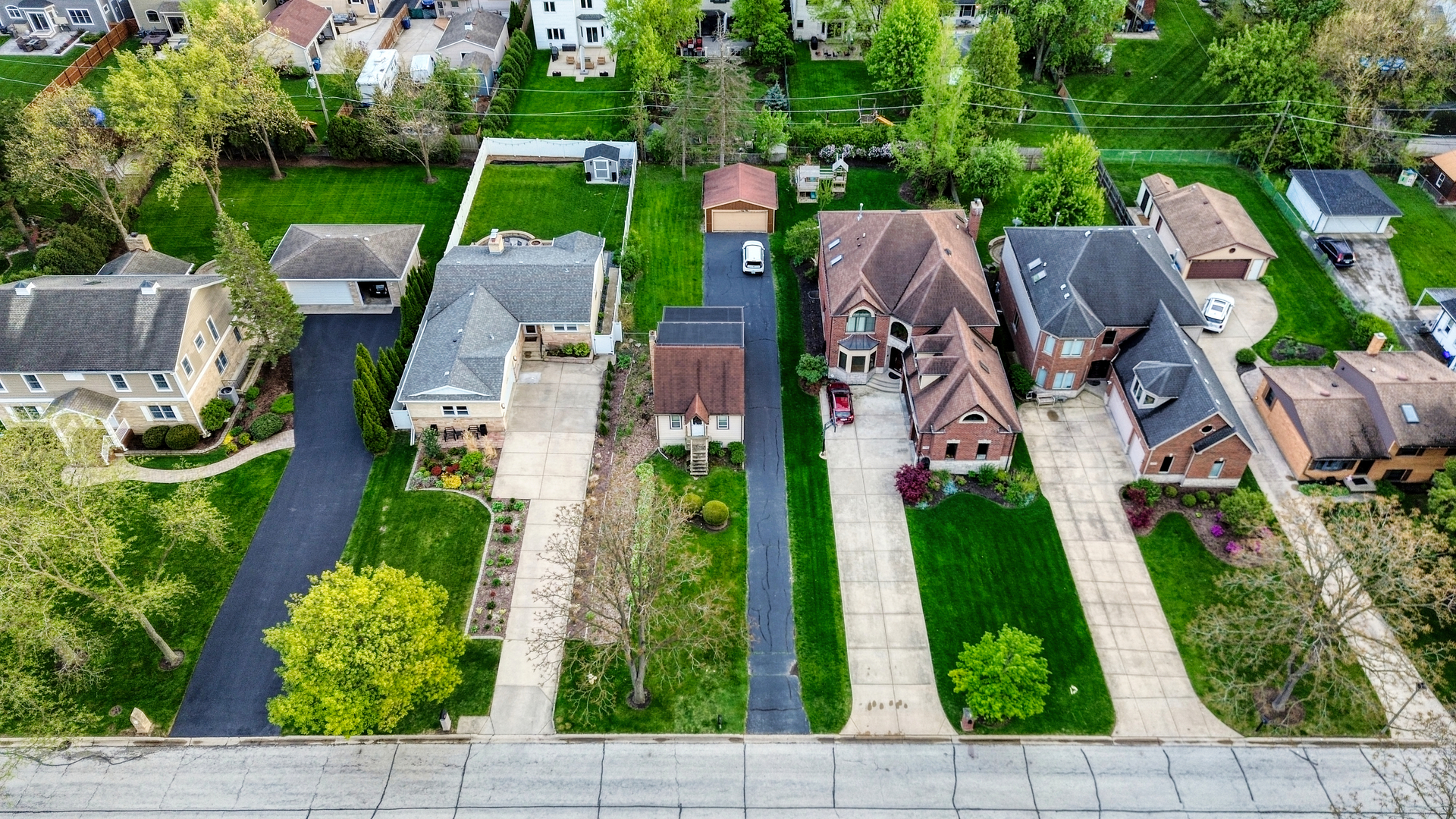 586 West Armitage Avenue Elmhurst IL 60126