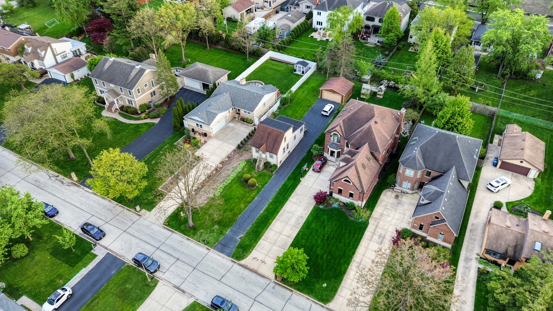 586 West Armitage Avenue Elmhurst IL 60126