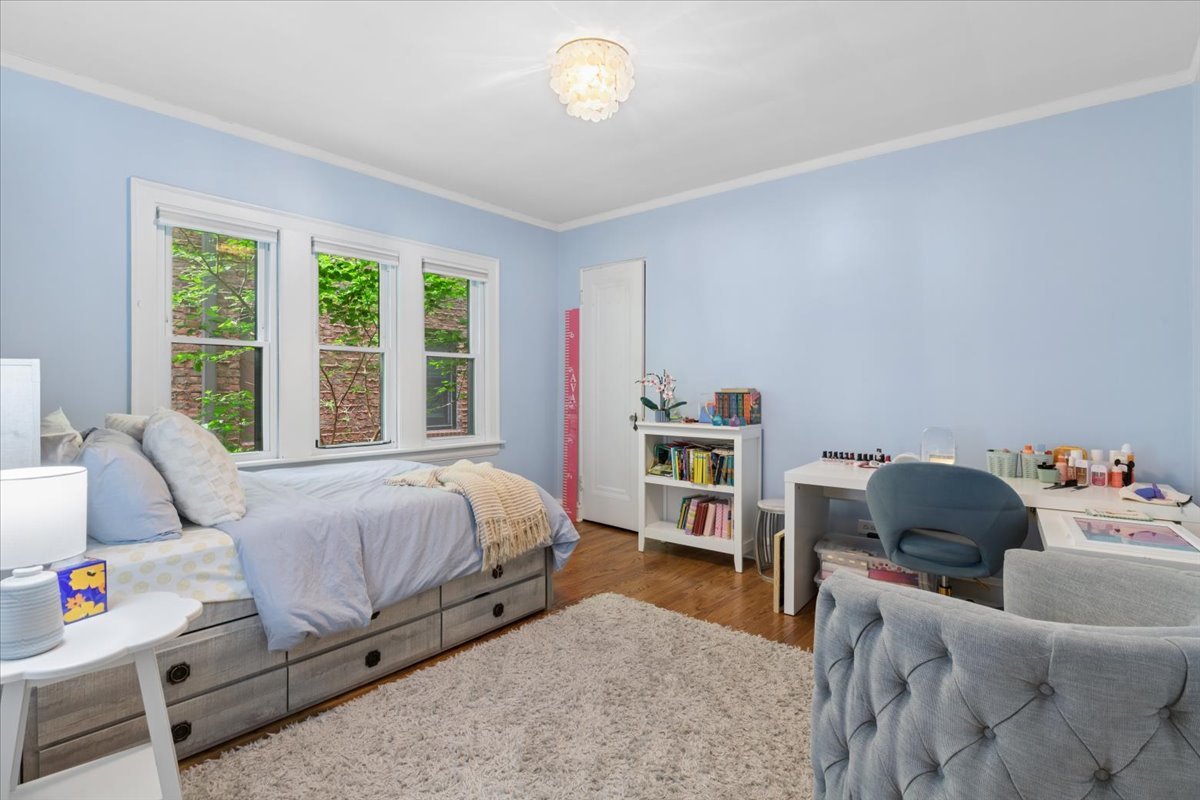 5941 North Knox Avenue Chicago IL 60646