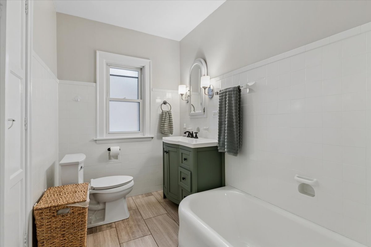 5941 North Knox Avenue Chicago IL 60646